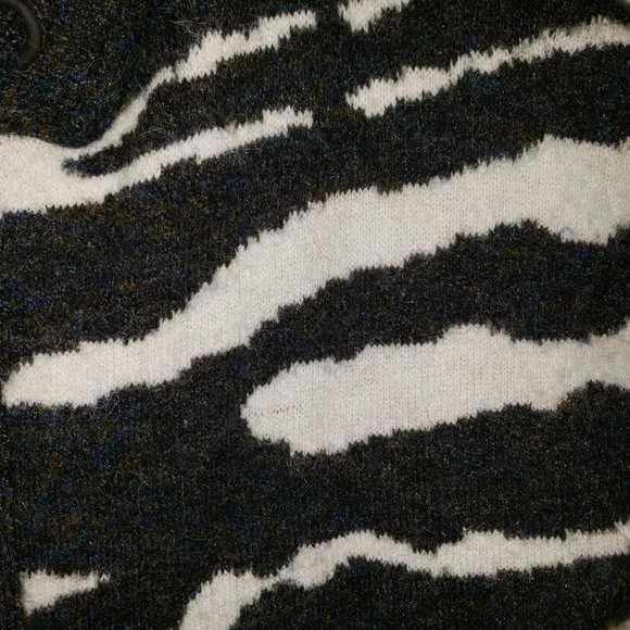 Women's wool sweater jacket with hoodie zebra print w/zipper black and white - Picture 4 of 6